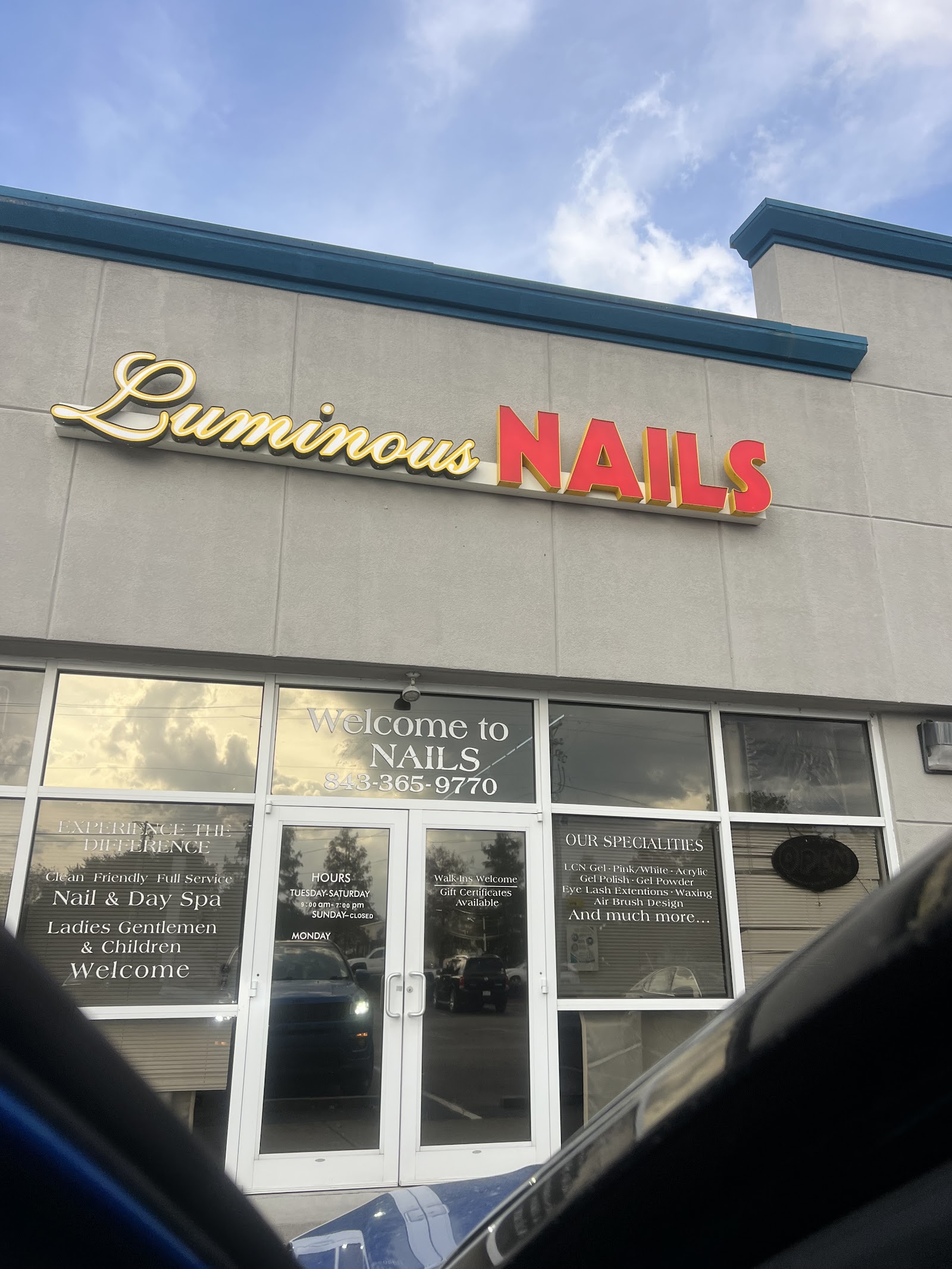LUMINOUS NAIL SPA nail photo 1